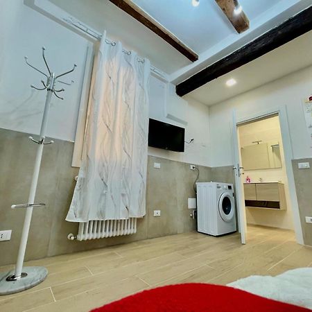 Апартаменты 50 Tourist House Bologna - Pratello - Self Check-In Экстерьер фото