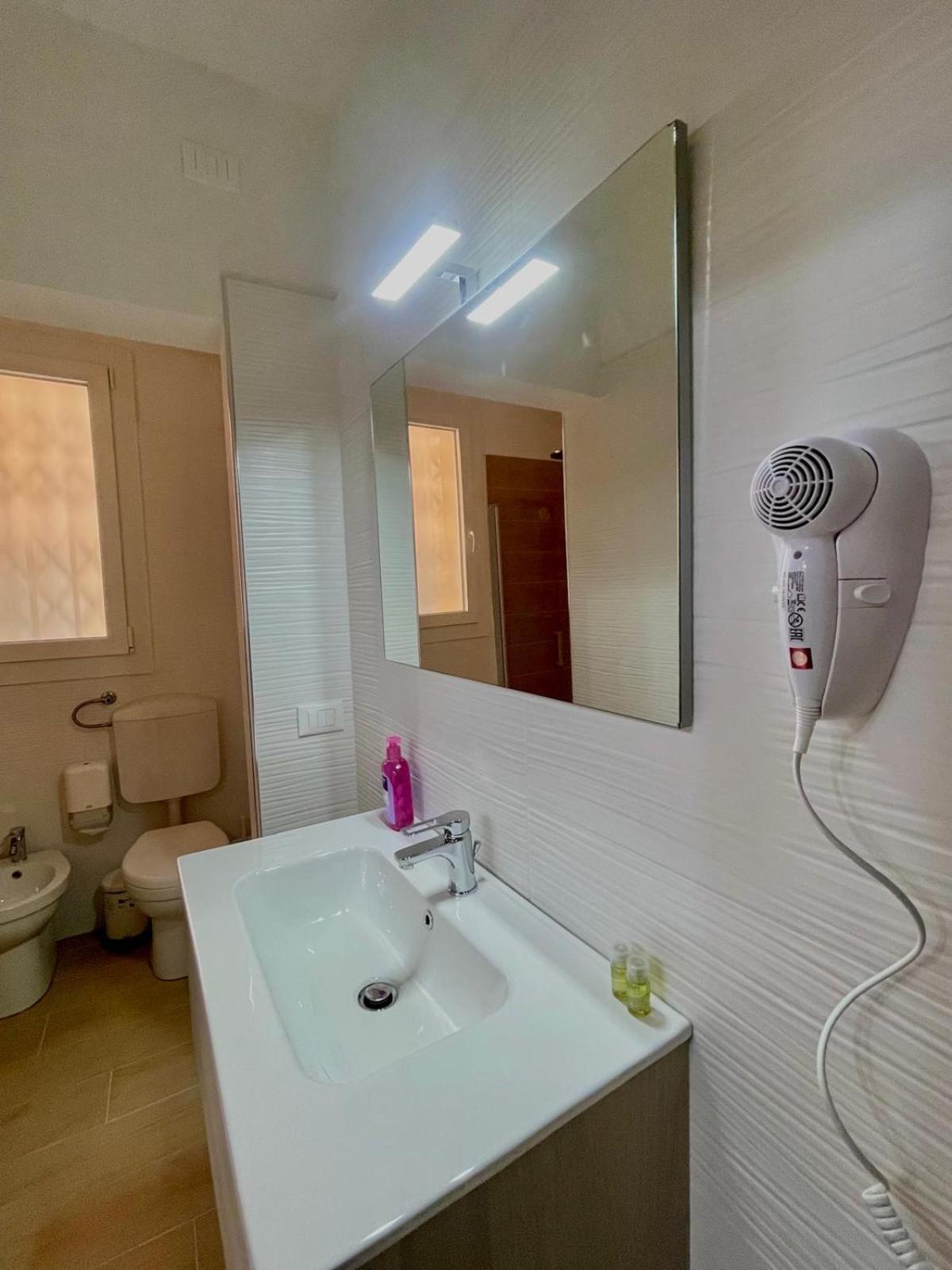 Апартаменты 50 Tourist House Bologna - Pratello - Self Check-In Экстерьер фото