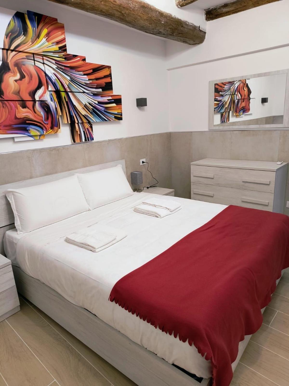 Апартаменты 50 Tourist House Bologna - Pratello - Self Check-In Экстерьер фото