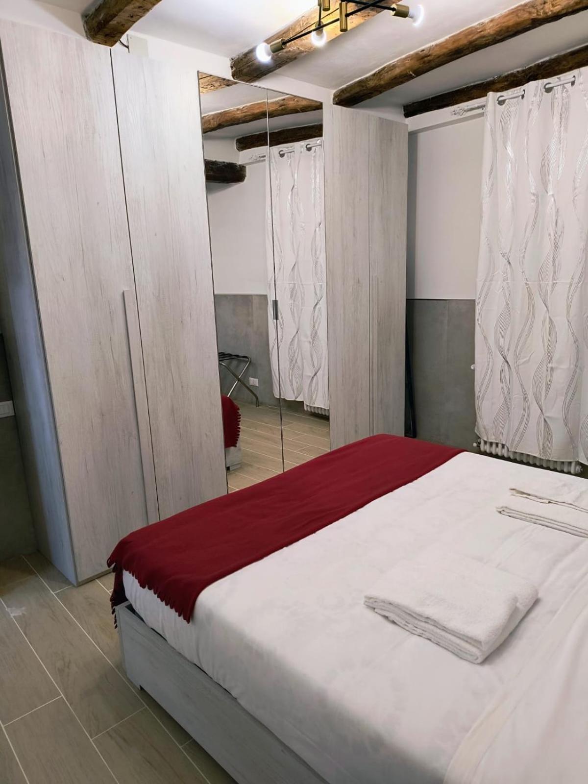 Апартаменты 50 Tourist House Bologna - Pratello - Self Check-In Экстерьер фото