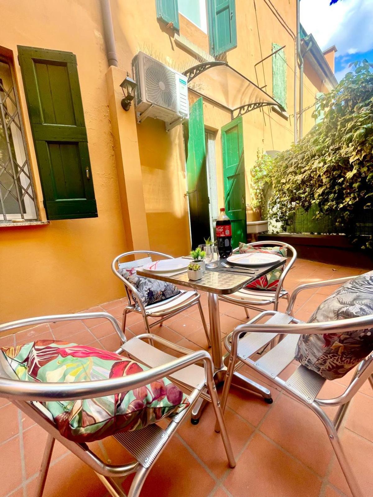 Апартаменты 50 Tourist House Bologna - Pratello - Self Check-In Экстерьер фото